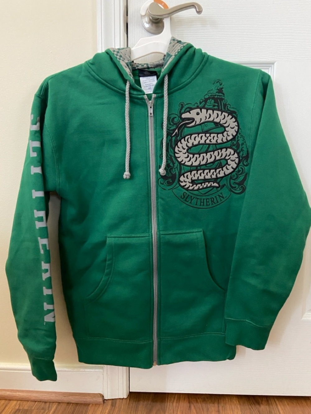 Wizarding World of Harry Potter green Slytherin snake logo zip hoodie